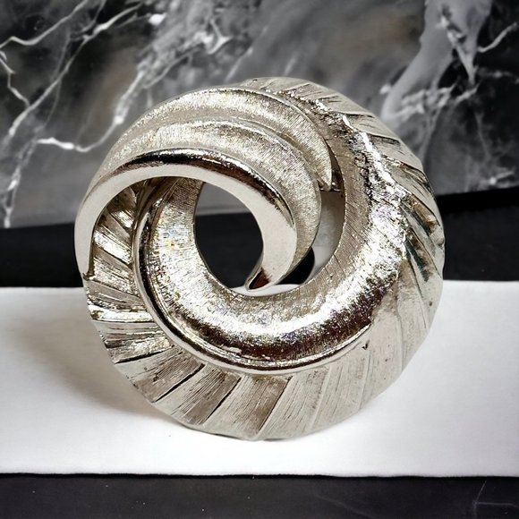 Vintage Silver Tone Coro Swirl Brooch/Pin - Picture 2 of 8